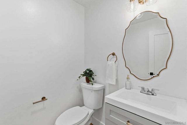 713 719 D AVENUE, Coronado, CA 92118