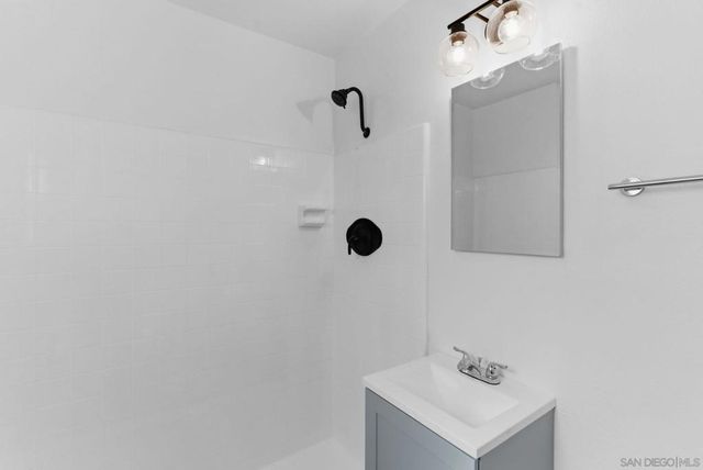 713 719 D AVENUE, Coronado, CA 92118