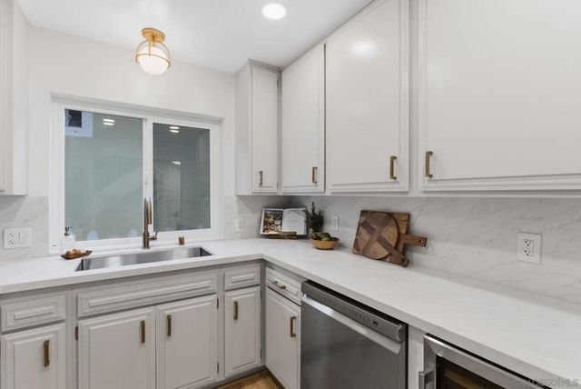 713 719 D AVENUE, Coronado, CA 92118