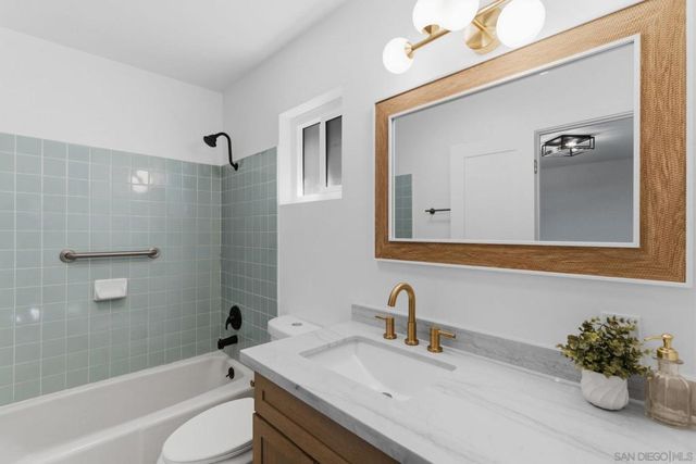 713 719 D AVENUE, Coronado, CA 92118