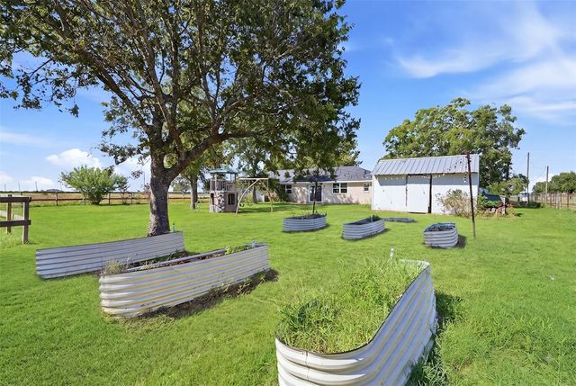 15104 Marek Lane, Guy, TX 77444