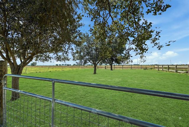 15104 Marek Lane, Guy, TX 77444
