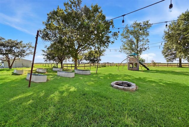 15104 Marek Lane, Guy, TX 77444