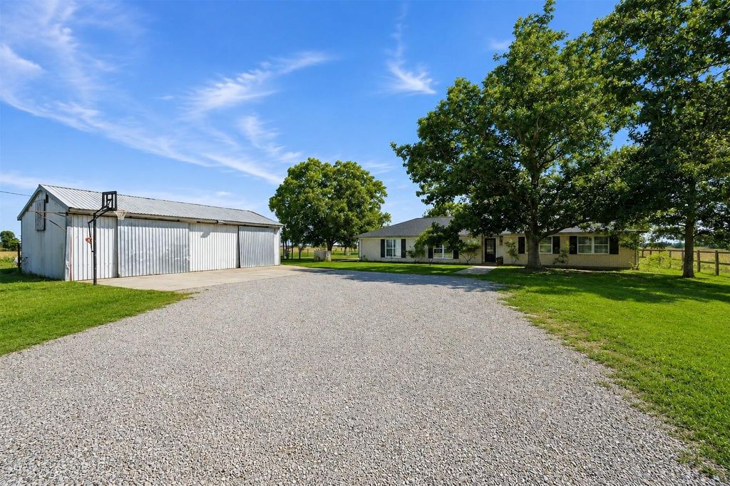 15104 Marek Lane, Guy, TX 77444