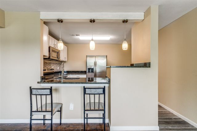 2200 E Trinity Mills Road 402, Carrollton, TX 75006