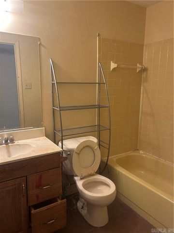 405 E M, Russellville, AR 72801