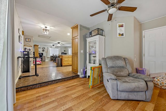 1870 Eucalyptus St, Atwater, CA 95301