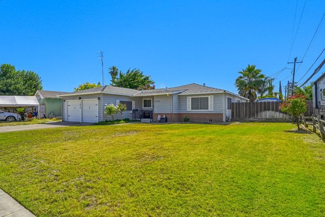 1870 Eucalyptus St, Atwater, CA 95301
