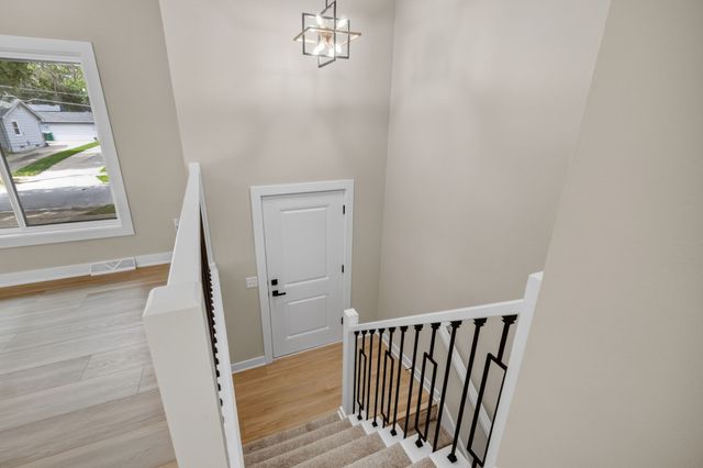 8642 Sunny Hill Drive, Clive, IA 50325