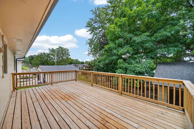 8642 Sunny Hill Drive, Clive, IA 50325