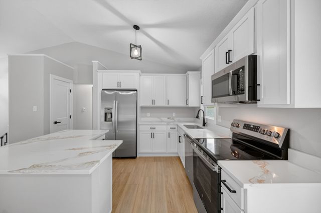 8642 Sunny Hill Drive, Clive, IA 50325
