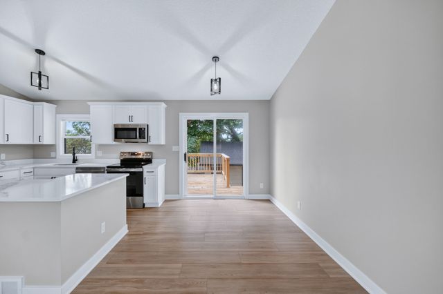 8642 Sunny Hill Drive, Clive, IA 50325