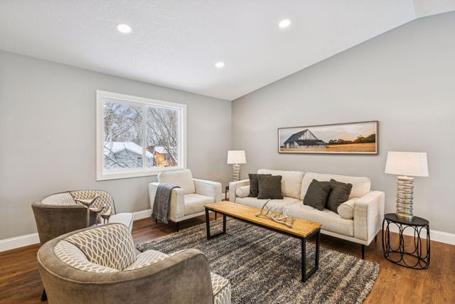 981 104th Avenue NW, Coon Rapids, MN 55433