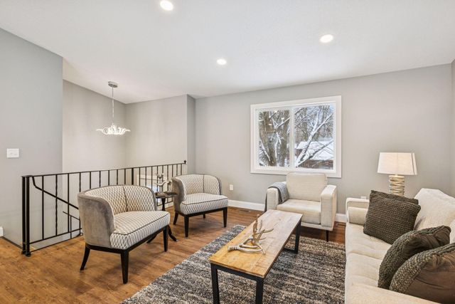 981 104th Avenue NW, Coon Rapids, MN 55433