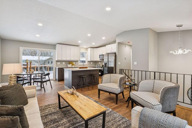 981 104th Avenue NW, Coon Rapids, MN 55433