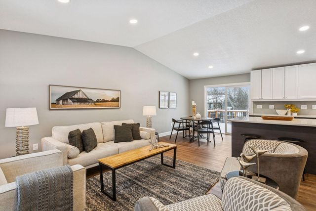 981 104th Avenue NW, Coon Rapids, MN 55433