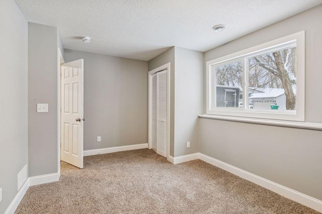 981 104th Avenue NW, Coon Rapids, MN 55433