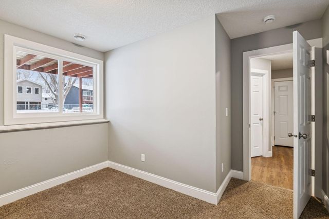 981 104th Avenue NW, Coon Rapids, MN 55433