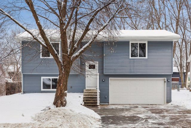 981 104th Avenue NW, Coon Rapids, MN 55433