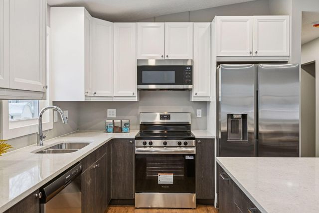 981 104th Avenue NW, Coon Rapids, MN 55433