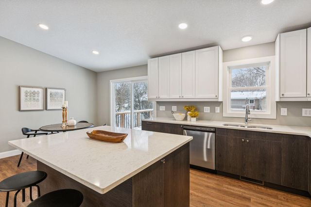 981 104th Avenue NW, Coon Rapids, MN 55433