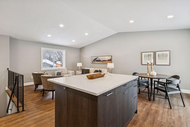 981 104th Avenue NW, Coon Rapids, MN 55433