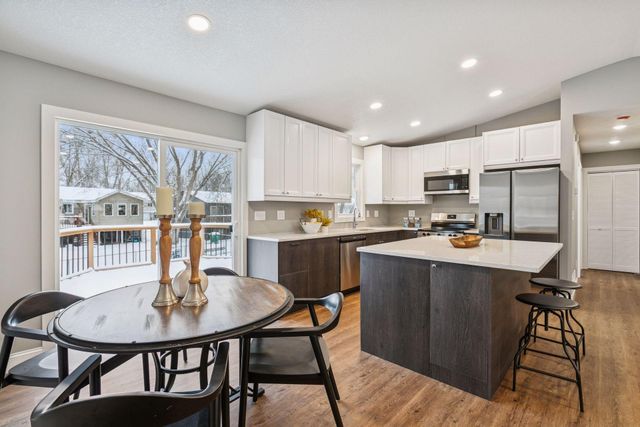 981 104th Avenue NW, Coon Rapids, MN 55433