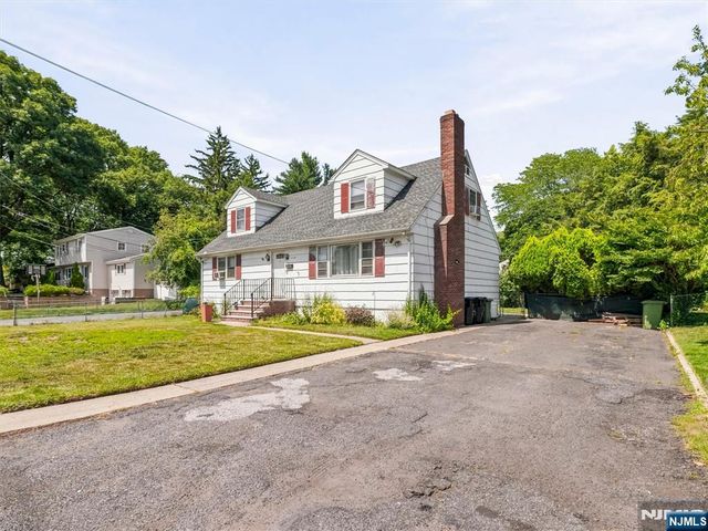 33 Prospect Street, Paramus, NJ 07652