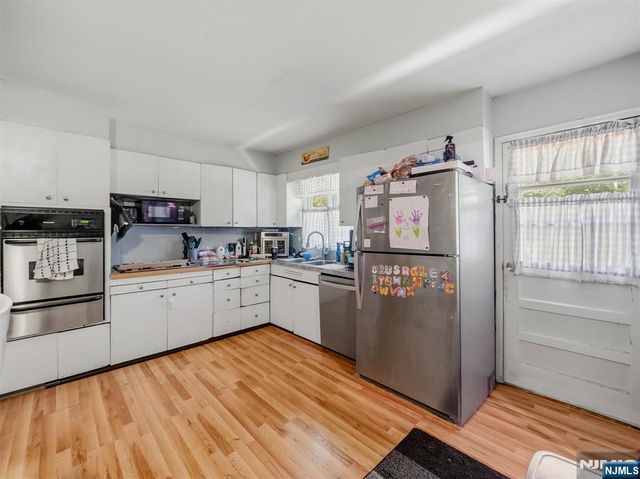 33 Prospect Street, Paramus, NJ 07652