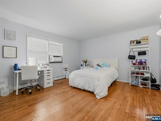 33 Prospect Street, Paramus, NJ 07652