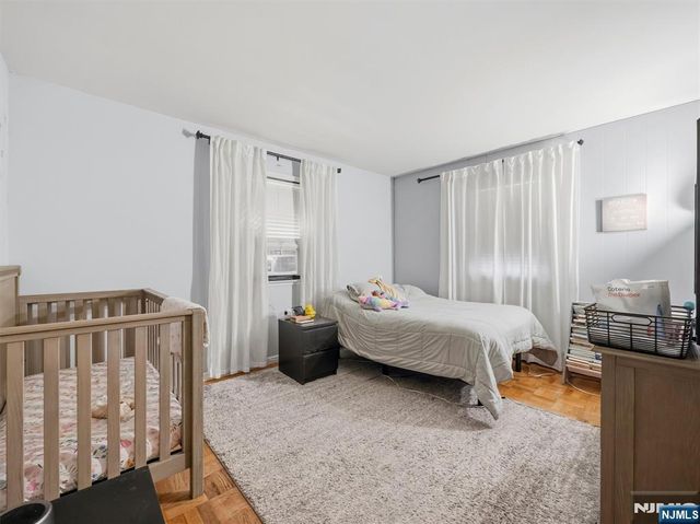 33 Prospect Street, Paramus, NJ 07652