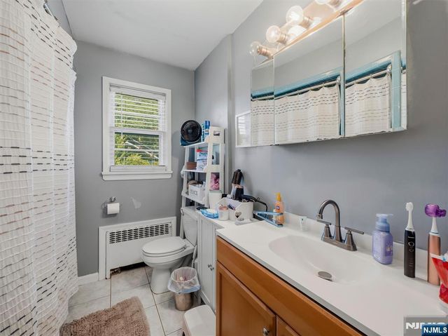 33 Prospect Street, Paramus, NJ 07652