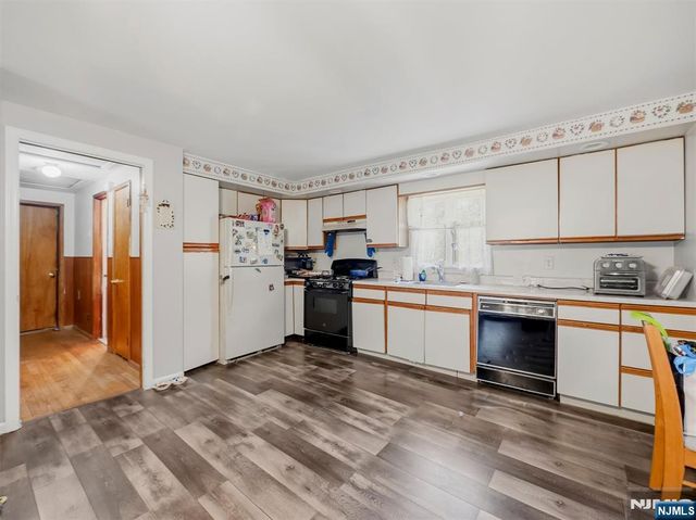 33 Prospect Street, Paramus, NJ 07652