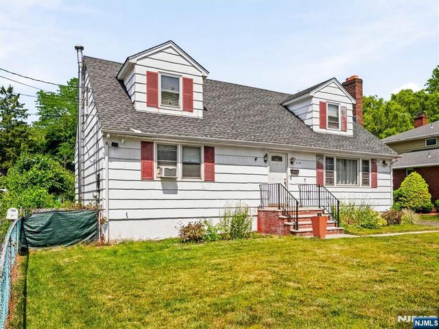 33 Prospect Street, Paramus, NJ 07652
