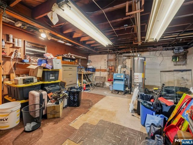 33 Prospect Street, Paramus, NJ 07652