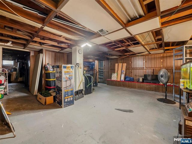 33 Prospect Street, Paramus, NJ 07652