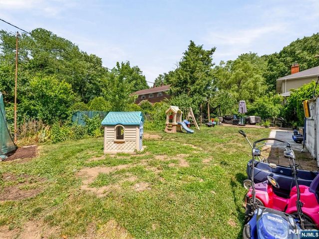 33 Prospect Street, Paramus, NJ 07652
