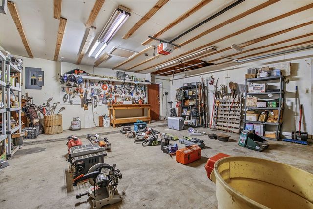 2500 Briarwood Circle, Bryan, TX 77802