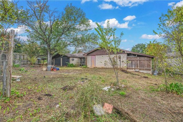 2500 Briarwood Circle, Bryan, TX 77802