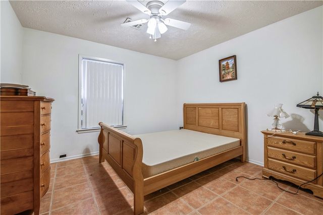 2500 Briarwood Circle, Bryan, TX 77802