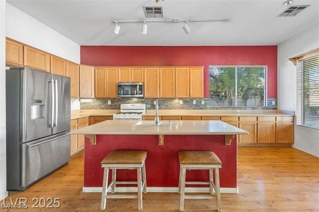 8728 Burning Hide Avenue, Las Vegas, NV 89143