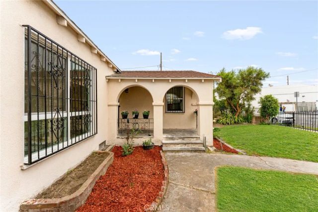 940 W 73rd, Los Angeles, CA 90044