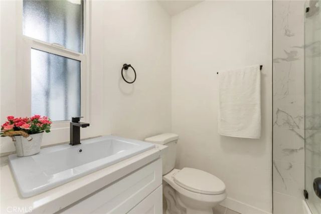 940 W 73rd, Los Angeles, CA 90044