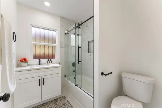 940 W 73rd, Los Angeles, CA 90044