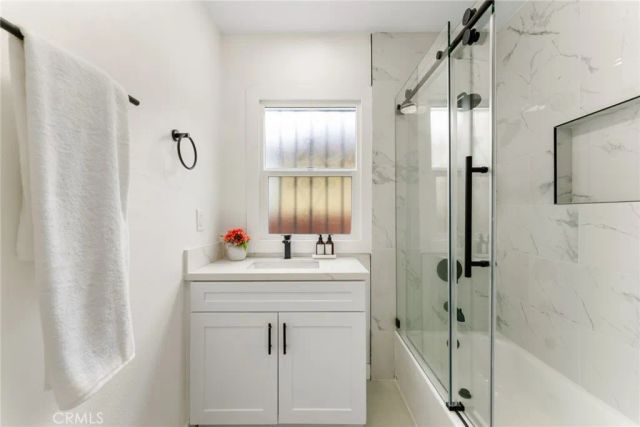 940 W 73rd, Los Angeles, CA 90044