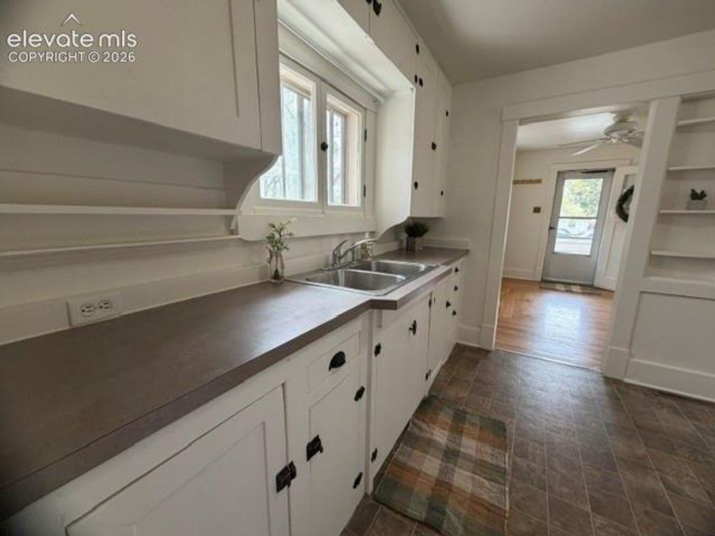 Image 11 of property listing at 736 E San Miguel Street, Colorado Springs, CO 80903