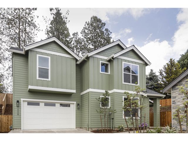1008 E RORK Ct, Newberg, OR 97132