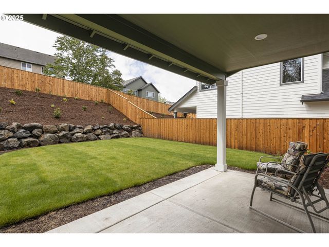 1008 E RORK Ct, Newberg, OR 97132