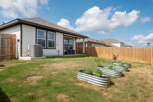 165 Santa Rosa LN, Buda, TX 78610