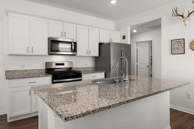 165 Santa Rosa LN, Buda, TX 78610